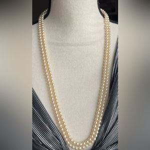 Vintage faux Pearl 59” champagne